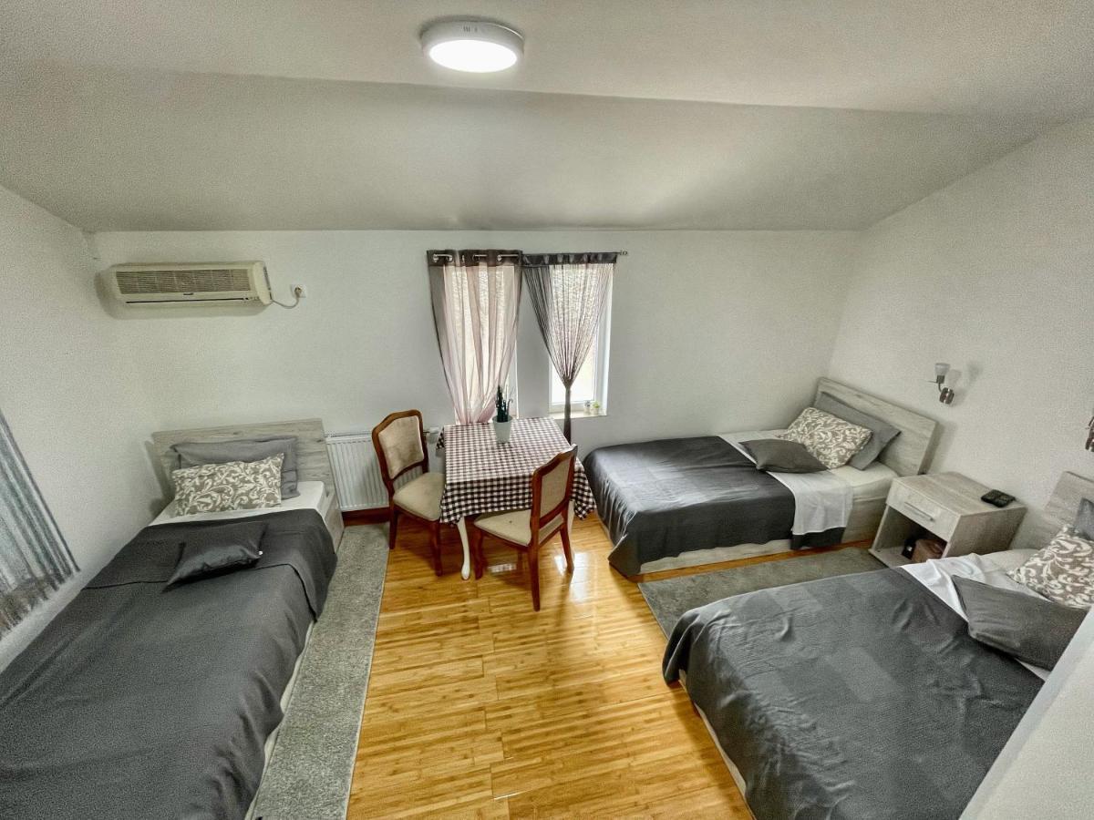 TEPIĆ Garni Hotel Restoran Temerin Esterno foto