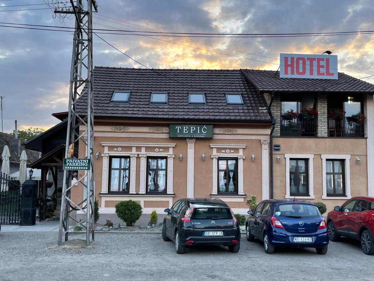 TEPIĆ Garni Hotel Restoran Temerin Esterno foto