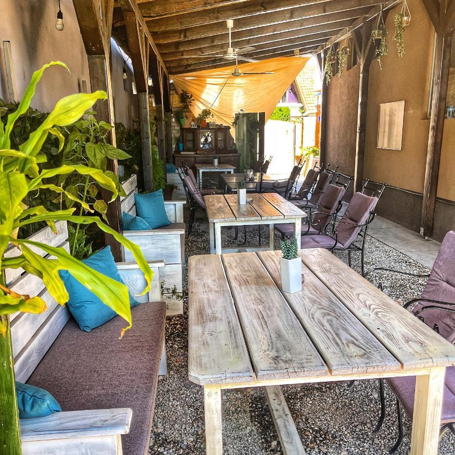 TEPIĆ Garni Hotel Restoran Temerin Esterno foto
