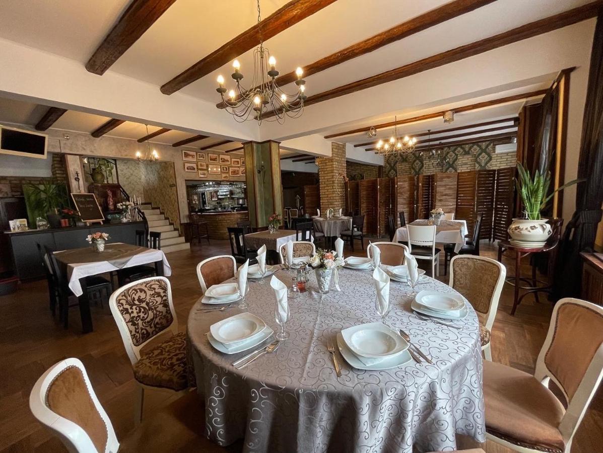 TEPIĆ Garni Hotel Restoran Temerin Esterno foto